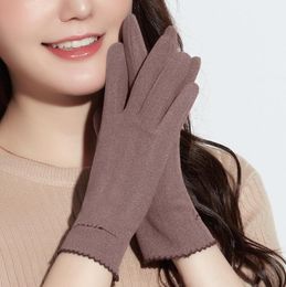 Luxury Thin Section SelfHeating Ladies Warm Gloves Full Finger Women Casual Touch Screen Gloves Autumn Winter Windproof Embro1404229