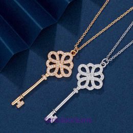 Tifannissm Designer necklace designer Jewellery necklaces T Family V Gold Knot Key Necklace Simple and Luxury Full Diamond Elegant Have Original Box