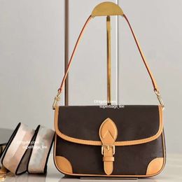 Luxury designer bag women shoulder crossbody bags classic 25cm baguette diane bag womens real leather underarm Bag fashion hobo bags with box