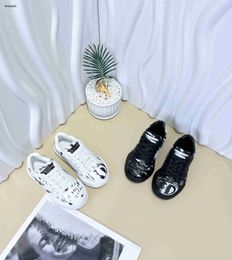 Luxury kids shoes Letter Graffiti Print baby Sneakers Size 26-35 Including boxes high quality girls boys shoe Dec20