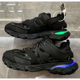 Designer Outdoor Shoes Track Trainer Sneakers Top Quality Designer Women Shoes 11 Light Mode Switching LED Light Up Shoes Rechargeable Personalised Sneakers