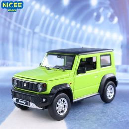 1 18 Jimny Alloy Car Model Diecast Metal Toy OffRoad Vehicles Sound and Light Simulation Kids Gifts H10 240103