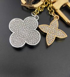 Diamond Fashion Luxury Designer Keychain Full Diamonds Key Buckle Flower Letter Silver Detachable Keychains Mens Womens Bag Pendan4765780