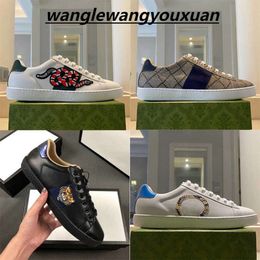 Designers Bee Sneakers Men Mulheres Sapatos Casuais Couro Real Bordado Classic Sapato Python Bordado Tiger Bees Sapato 2024