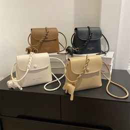 Casual Shoulder Bags Women with Elephant Accessory Wholesale PU Leather Simple Pouch Ladies Pure Color Underarm Crossbody Bags FMT-4274