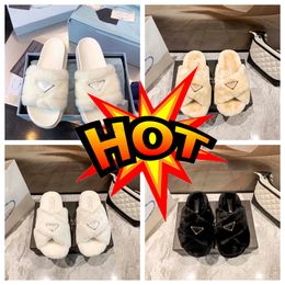 High version P family 2024plush slippers are popular on the internet, and the same triangle logo single slippers are casual and versatile slippers shoes