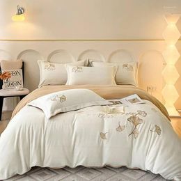 Bedding Sets Foliage Embroidered Milk Velve Warm Duvet Cover Set For Winter Warmth Antistatic Thicken Comforter