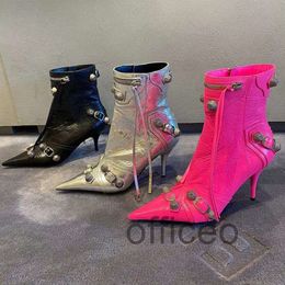 Сапоги Cagole из овчины, пряжка ремня, декоративная боковая молния, локомотив, сексуальные заостренные модные ботинки, роскошные дизайнерские женские фабричные туфли на высоком каблуке