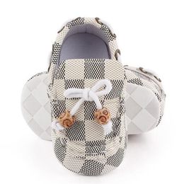 First Walkers Classic Chequer Baby Shoes Girls Boys Sneakers Non-slip Soft-soled Infant Loafers Cute Toddlers Kids Sports Shoe