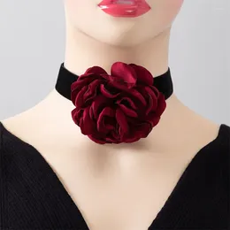 Choker AOMU Retro Temperament Romantic Big Rose Flower Necklaces Wide Black Velvet For Women Fashion Neck Jewellery Party Collares