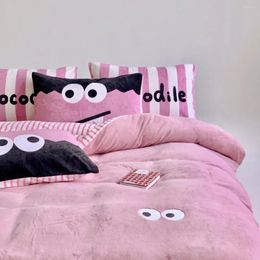 Bedding Sets Moden Cute Cartoon Flannel Fleece Duvet Cover Set Thick Winter Autumn Soft Bedroom 4PCS Embroidery Kid Room Bed