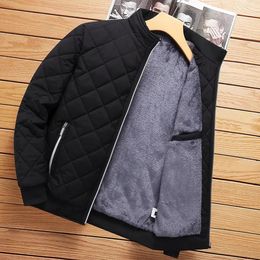 2023 Brand Slim Fit Coat Autumn Winter Bomber Jacket Men Diamond Pattern Fleece Lined Casual Fashion Clothing 240102