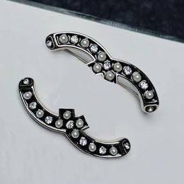 Top Sell Designer Brooch Pearl Pin Crystal Letter Brooches Gold-plated Copper Brand Pins Jewellery Charm Men Womens Wedding Party Clothing Accessories