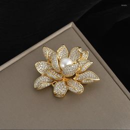 Brooches Luxury Heavy Industry Zircon Lotus Brooch High-grade Plant Flower Corsage Suit Coat Design Pin Accessory Gift