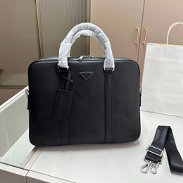 Briefcases Luxury designer briefcase Highend fashion men's business bag Classic versatile crossbody bag Messenger bag Laptop bag attache do