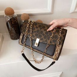 Brand 2024 New Women's Handbag Fashion Shoulder Contrast Small Printed Square Chain Strap Casual Crossbody Bag