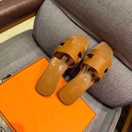 Women Slippers Sandals Slides Female Summer Fashion Outside Wear Style Net Red Flat Bottom Tourism Beach Word Leather Womens Sandals