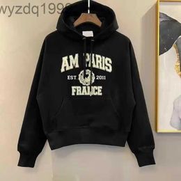 Fw 23ss Autumn Ami Winter Mens Women Am Designer Hoodie Street Hoodies Long Sleeve Embroidery Sweatshirts Man Clothing Christmas NewBT2T5QI05QI05QI0