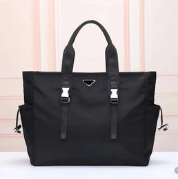 Bags High quality Duffel Bags Luxury Men Women Fashion Luggage Gentleman Commerce Travel Bags Nylon Handbags Large Capacity Holdall Car