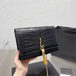 Luxuries Designer Bag L-Letter Women Tassel Shoulder Bags Leather Purse Handbag Lady Gold Chain Messenger Bags Trend Crossbody Purse 230201