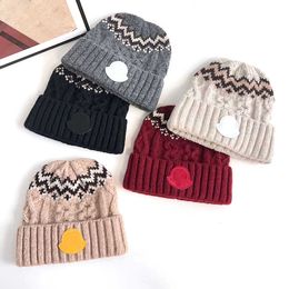 France Designer Knitted Hat For Women Luxury Beanie Hats M Beanie Cap Stylish Wool Winter Warm Hat 100% Cashmere Letter