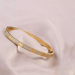 Designer Screw Bangle Bracelet Fashion Luxury Jewelrys Carer Original Trendy 18K Gold Diamond for Women Men Nail Bracelets Silver Jewelry Bracelet 42CO