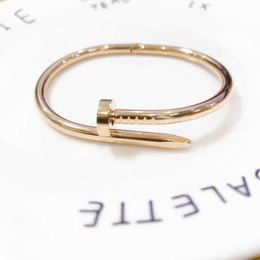 A Classic 18K Rose Gold Natural Card Home Nail 18k gold Bracelet Women's Light Luxury Colorless Open MJON I0IN