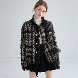 Autumn and Winter 2023 Women's Small perfume Jacket French Vintage Fashion Short Warm Coat Women's High end Tassel Coat 240103