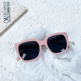 Designer Shades Sunglasses Women Holiday Sunglasses Fashion Frame Sun Glasses For Women