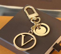 New Luxury Designer Keychains Letters with Diamonds Designers Keychain Car Key Chain Mens and Womens Fixed Bag Pendant Alloy Fashi5952319