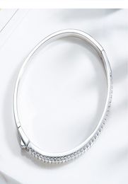 Fashion- S925 sterling silver bracelet is decorated with ROVSKI crystal inlaid hand.1507431