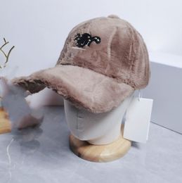 Classic Leather Tag Rivet Baseball Cap Female Winter Korean Style Big Head Circumference Black Lamb Wool Face-Looking Small Peaked Caps