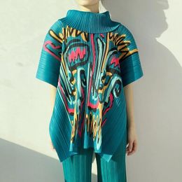 T-Shirt 2022 Women's Summer New Printed Cape TShirt Miyak fold Fashion loose large size abstract print high neck bat sleeve top
