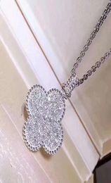 Fourleaf clover sweater chain women039s S925 microencrusted diamond long necklace flower pendant accessories Luxurys Designer9744906