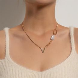 Minimalist Crystal V Letter Pendant Necklace For Woman Baroque Pearl Geometric Hollow Necklaces Girls Goth Casual Jewelry290G