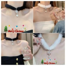 Pendant Necklaces Temperament White Plush Snowflake Pearl Necklace For Women Personality Charm Chain Of Clavicle Christmas Jewelry Gift
