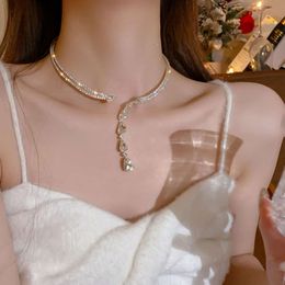 Zircon Water Droplet Choker Necklace, Light , Niche, High-end Sense Collar, Autumn Winter Dress, Versatile and Elegant Accessory