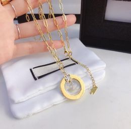 2021 luxury designer jewelry women necklace gold lock pendant designers for men elegant silver chain necklace and earrings bracele5072070