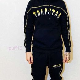 Trapstar Tracksuit Set Arch Panel Red Letter 2023 Embroidered Sweatshirt Winter Hoodie Jogging Pants High Street Men Suit Fashion 688ss E5YY E5YY