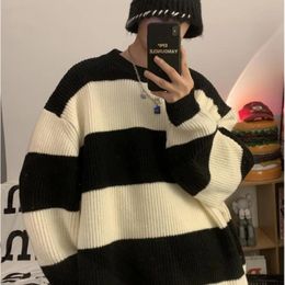 Fashion Korean retro striped men knitted sweater winter Y2K street style Personalised warmth Harajuku thickened simple hoodie 240103