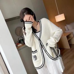 Jackets Womens C Designers Clothes Sweater Small Sweet Wind Coat Winter Cardigan Cashmere Blend Fashion Letters Print Women High Quality S