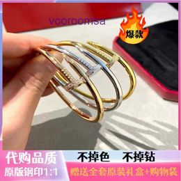High Quality Car tiress 18k Gold Holiday Gift Bracelet Jewellery Celebrity Same Style Rose Nail Classic 18K Card Home Personality and With Original Box