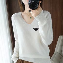 V-neck loose sweater women's 2024 autumn and winter new outerwear versatile sweater solid color long-sleeved thin fashionable top