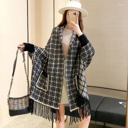 Scarves Autumn And Winter Women's Thickened Pocket Shawl Scarf Imitation Mink Velvet With Sleeve Fashion Keep Warm Tassel Coat
