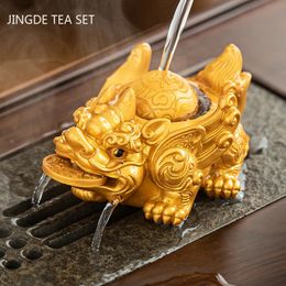 1PCS Chinese Resin Discoloured Tea Pet Lucky Cute Golden Ornaments Desktop Handmade Crafts Home Tea Set Decoration Gifts 240103