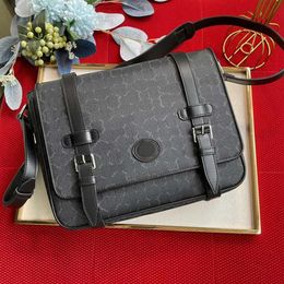 Mens messenger bag high quality leather one shoulder spacious messengers bags fashion designer backpack handbag coin purse 658542255S