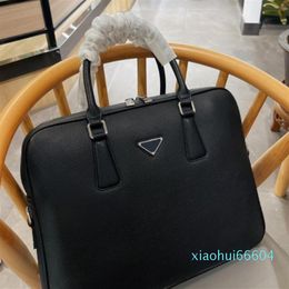 2022 Designer briefcase Luxury mens bag High quality Men leather brand handbags Business tote329n