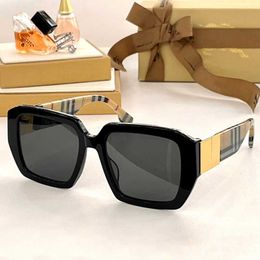 Brand Luxury Designer Sunclasses for Women B4391 Fashionable Lady Square Sunglasses Acetate Fiber Frame Gold Metal Logo Leisure Vacation Travel Glasses