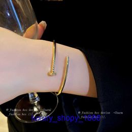 Car tiress Designer Woman Bangle Bracelet Fashion Unisex Charm Bracelets Genuine Gold Electroplated Zircon Nail 2024 New Versatile Junior Have Original Box