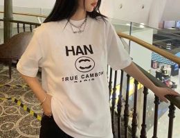 Bayan Erkek Tasarımcıları T-Shirts Lüks Kadın Tişört Kadın Tişört Yaz Tee Pamuk Metter Baskı Kısa Kollu Lady Tees Rahat Giyim Üstleri Giyim XS-5XL